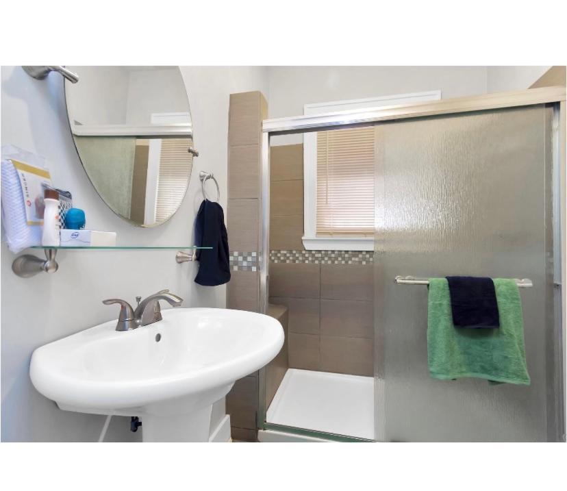 Cozy Downtown Studio By Toyota Center ヒューストン エクステリア 写真