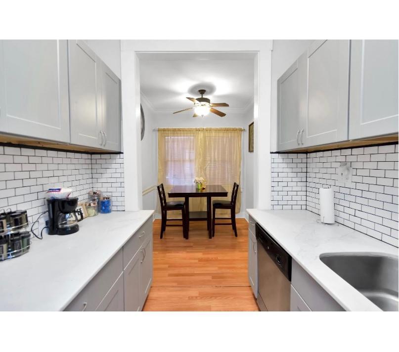 Cozy Downtown Studio By Toyota Center ヒューストン エクステリア 写真