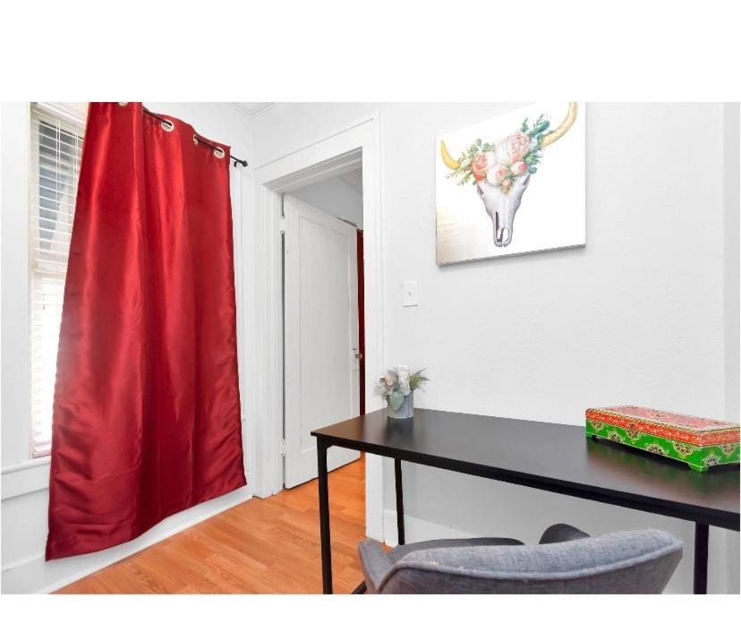 Cozy Downtown Studio By Toyota Center ヒューストン エクステリア 写真