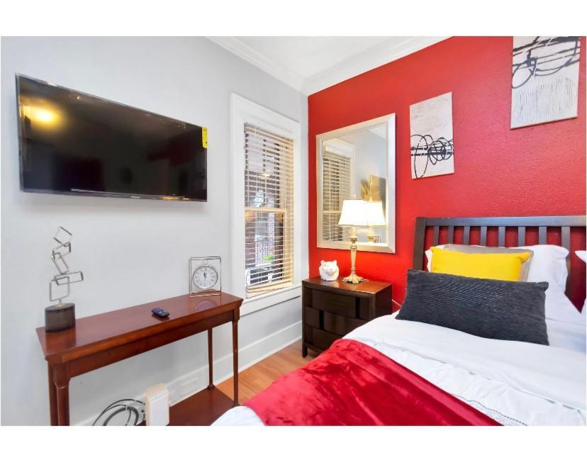 Cozy Downtown Studio By Toyota Center ヒューストン エクステリア 写真